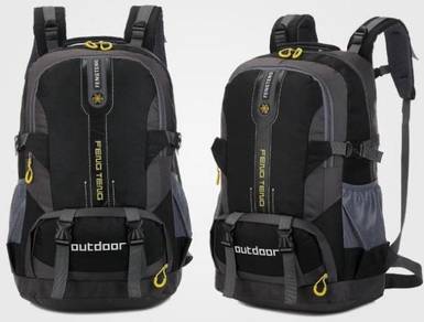 Alta Waterproof Travel Bag Hiking Backpack (Black)