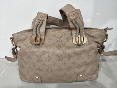 Shop Louis Vuitton Shoulder Bags by MUTIARA