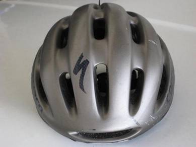 specialized piranha helmet