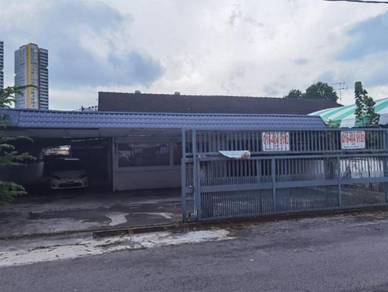 A single storey semi-d for commericial use