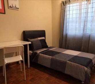 Room To let at Sungai Buluh Sri Putra/Seri Putra (For Male Only)
