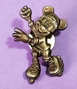 Mickey Mouse Badge (B)