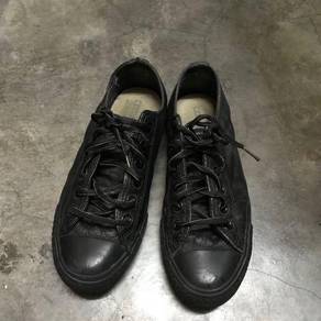 Converse leather sales shoes malaysia