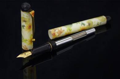 Antique fountain pen, rose body iridium nib iiie