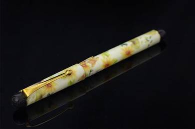 Antique fountain pen, rose body iridium nib iiie