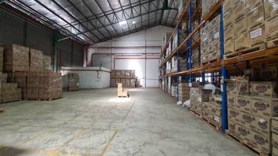 Sejingkat Warehouse for Rent