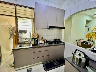Apartment Alora Mediterranean ,seksyen 25 ,Shah Alam Good Condition