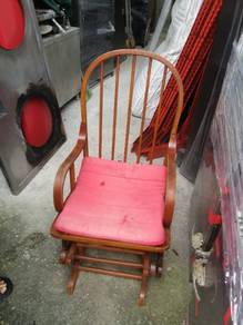 Single Wooden Rocking Chair TY743