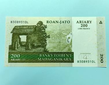 Madagascar 200 Ariary (1000 Francs) 2004 UNC
