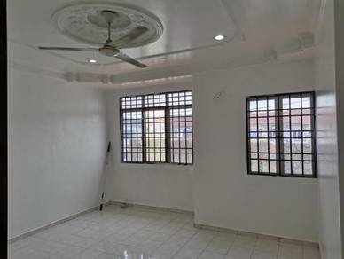 Full loan cash back renovated double storey 20x75 bandar puteri klang