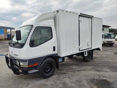 2010 Mitsubishi Fuso FB511B-UBS 12.6Ft Box 1 Ton