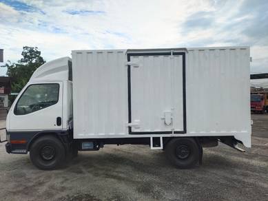 2010 Mitsubishi Fuso FB511B-UBS 12.6Ft Box 1 Ton