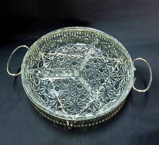 Dish kaca klasik