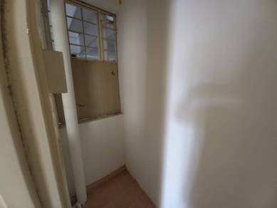 Merdeka villa near public transport LRT and bus