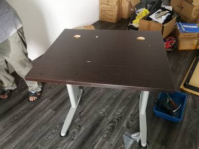 Brown 2.5FT Steel Leg Office Table TZ240