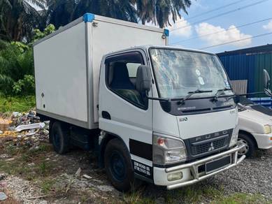 2014 Mitsubishi Fuso Insulated 10Ft