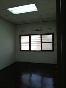 Single Storey Semidetached House For Sale in Taman Merdeka, Ipoh
