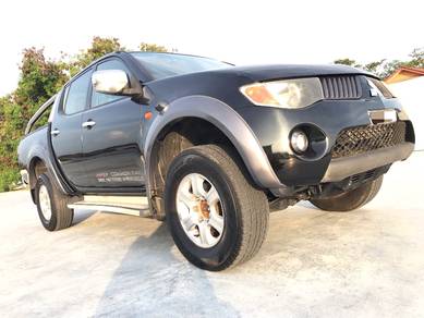 Mitsubishi TRITON 2.5VGT 4WD(M)LUXURY SPEC/TIPTOP