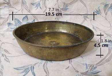 Bekas Pengalas Tembaga Antik. Antique Brass Plate