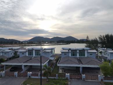 Freehold Sea Frontage 3 storey Marina Island Lumut