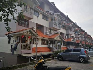 Perdana Villa Duplex Apartment With Half Furnished