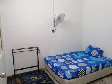 Homestay Azizah di Bandar Kuantan Dekat HTAA