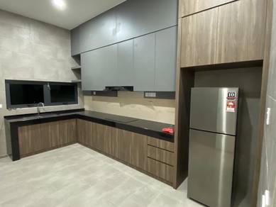Freehold Gated Guarded Renovated Double Storey 8 Residence Padang Temu