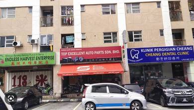Corner 3rd Floor Facing Main Road Shop Apartment Rawang Mutiara