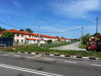 Land besides Jalan Pondok Upeh