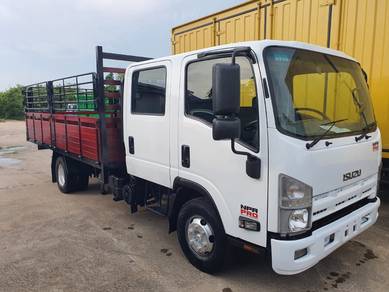 Isuzu NPR75 (Double cap) - Wooden cargo
