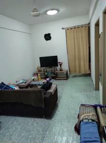 3 rooms flat Bdr Tasik Selatan Near TBS LRT station