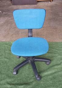 B174 Kerusi Beroda Height Adjustable Typist Chair