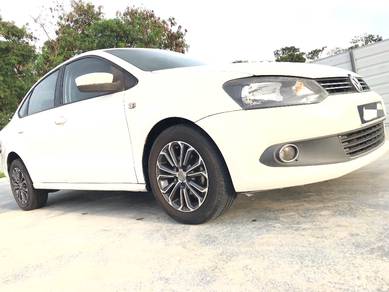 Volkswagen POLO SEDAN 1.6(A)NEW FACELIFT/FULL SPEC