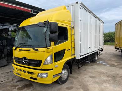 Hino FD7 - container box