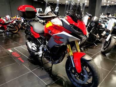 BMW F900XR 14K KM multisrada 950 cfmoto 800mt mt09