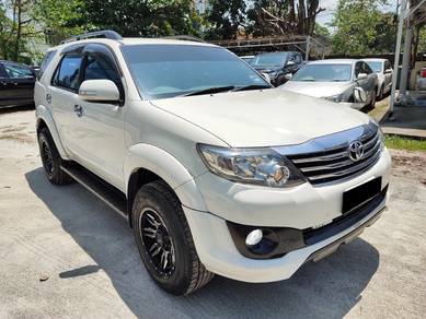 Toyota FORTUNER 2.7 V FACELIFT (A)
