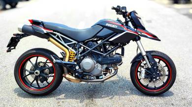 Ducati Hypermotard 796 Black Edition v1 821