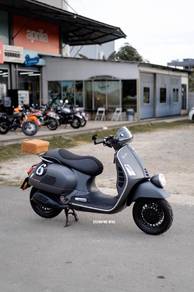 Limited Edition Vespa GTV 300 Sei Giorni II 2