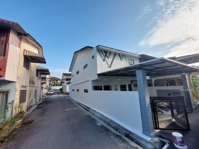 Bukit Beruang,Tmn Megah end lot fully renovated 2storey house for sale