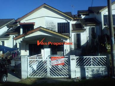 Rumah Teres 2 Tingkat untuk Disewa di Taman Kempas