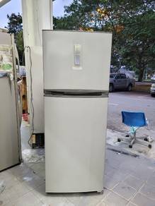 Fridge refrigerator peti sejuk peti ais 2d Toshiba