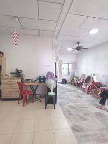 Jalan Selendang Taman Mewah Kulai , Kitchen Full Extend , Renovated