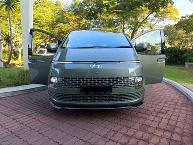 Hyundai Staria 10 seater