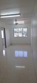 Murah murah sewa 3 bilik  walk up Damansara damai