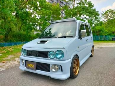 Perodua KENARI 1.3 YRV (A) LOAN KEDAI CUN KONDISI