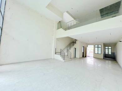 Pool Villa 3 Storey 24X85 BIG House Private Pool PUCHONG [CHEAPEST]