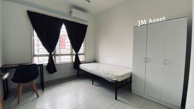 Middle Room with share Bathroom, incl Car Park for Rent in Setia Alam