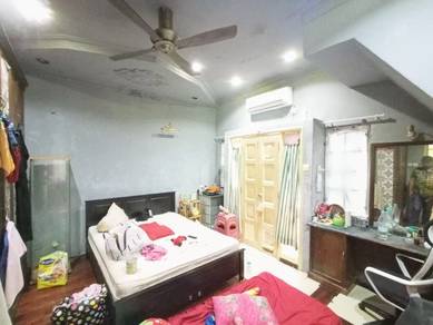 Renovated 2 storey terrace house taman setiawangsa freehold near shop