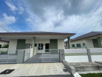 (FACING OPEN) Semi D Cluster single storey Jalan Residen 6/31 Setiawan