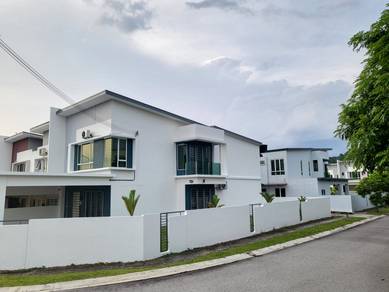 Owner Rugi Jual【Fully Furnished 46x75 Double Storey】Big Corner Nilai